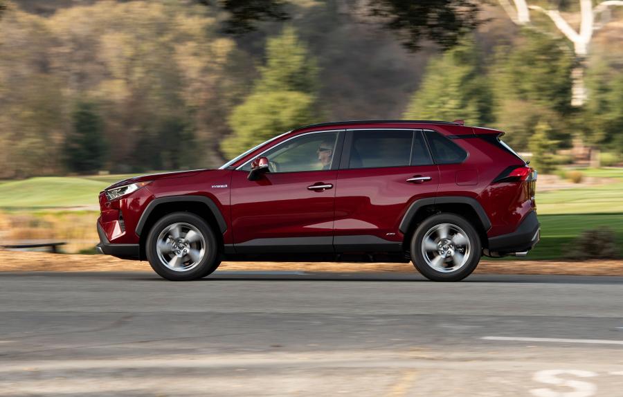  Toyota RAV4 Limited Hybrid 2018 года  (NA) (фото 10 из 40)